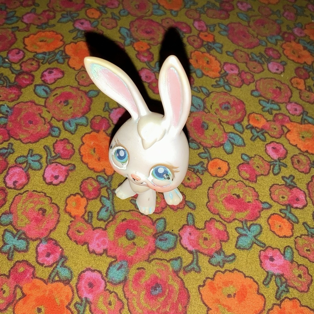 2004 Littlest Pet Shop Bunny Rabbit #3 generation 1 Magnet Easter Vintage Paint